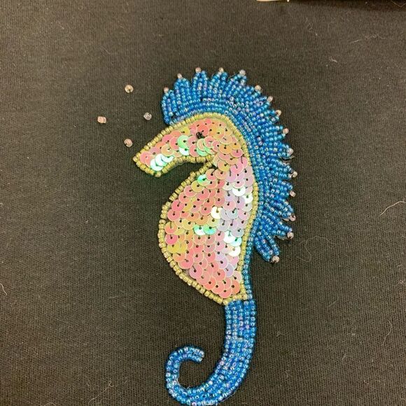 Quacker Factory Sequin & Beaded Seahorse Black T-Shirt sz L NWT - Picture 2 of 5